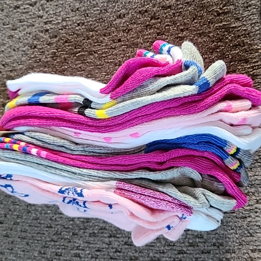 THEREABOUTS GIRLS 10 PAIR OF COLORFUL SOCKS SIZE MEDIUM SHOE SIZE 10.5-3…